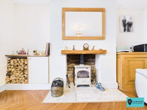 Log Burner - click for photo gallery